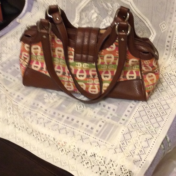Etienne Aigner Preowned designer bag good condition. - Picture 2 of 5